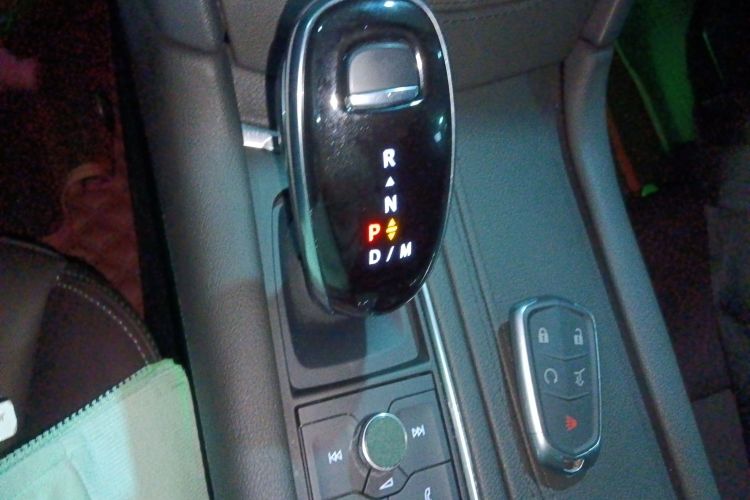 凯迪拉克XT6 2021款 28T 六座四驱豪华型中控内饰18