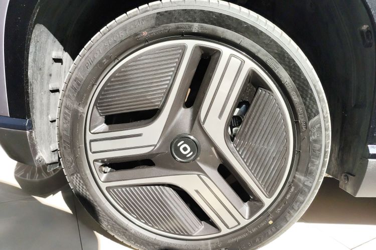 长安启源E07 2025款 纯电 四驱 90kWh Ultra高性能版车身外观6007