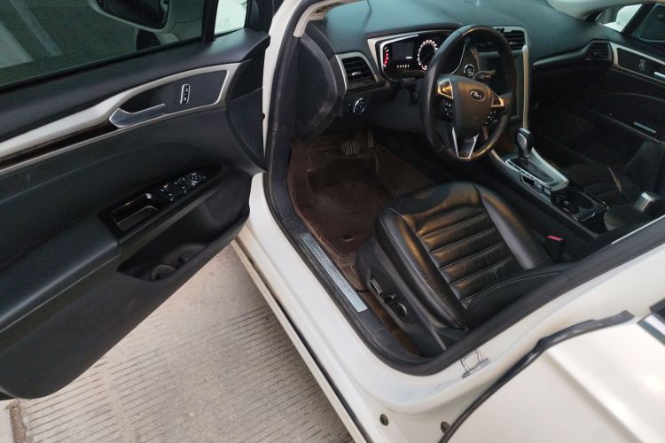 福特 蒙迪欧 2013款 2.0L GTDi200时尚型中控内饰20