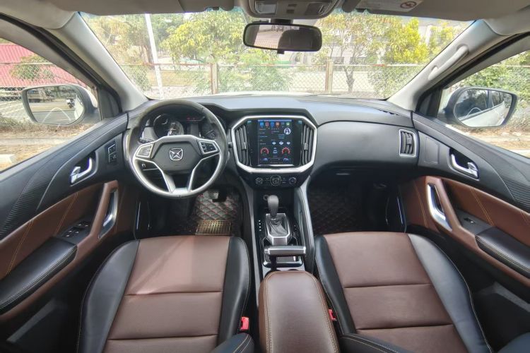 江铃 驭胜S350 2016款 2.0T 自动两驱汽油豪华版5座中控内饰12