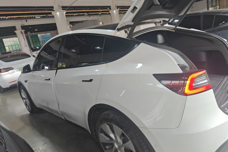 特斯拉 Model Y 2022款 长续航全轮驱动版车身外观6004