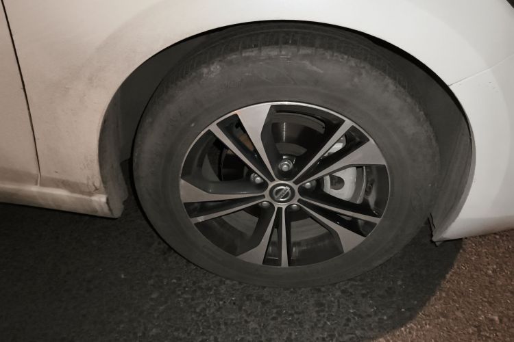 日产 轩逸 2021款 1.6L XL CVT悦享版车身外观10