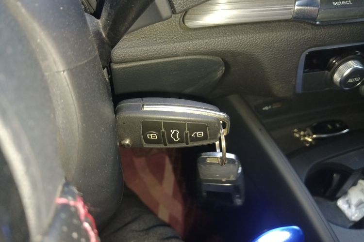 奥迪A3 2018款 30周年年型 Limousine 40 TFSI 运动型中控内饰11