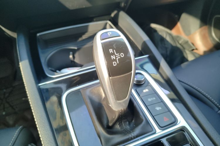 比亚迪 宋MAX 2019款 1.5T 自动智联睿逸天窗型 6座 国VI中控内饰18