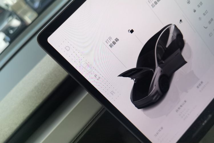 特斯拉 Model Y 2025款 后轮驱动 首发版中控内饰18