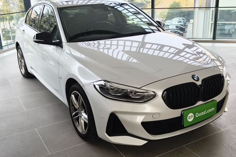 宝马1系 2021款 改款 120i M运动曜夜版车身外观3