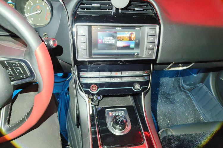 捷豹XEL 2018款 2.0T 200PS 豪华版中控内饰16
