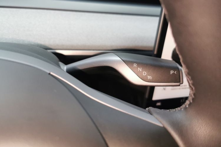 特斯拉 Model Y 2024款 长续航全轮驱动版中控内饰18