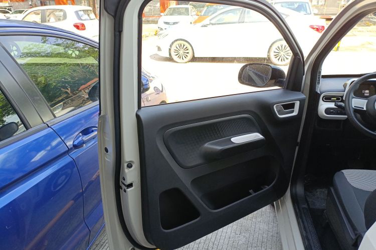 五菱汽车 宏光MINIEV 2024款 第三代 215km 青春版中控内饰7008