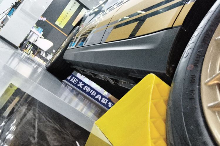 江淮钇为 钇为3 2025款 330km 黑凤梨版局部细节9002