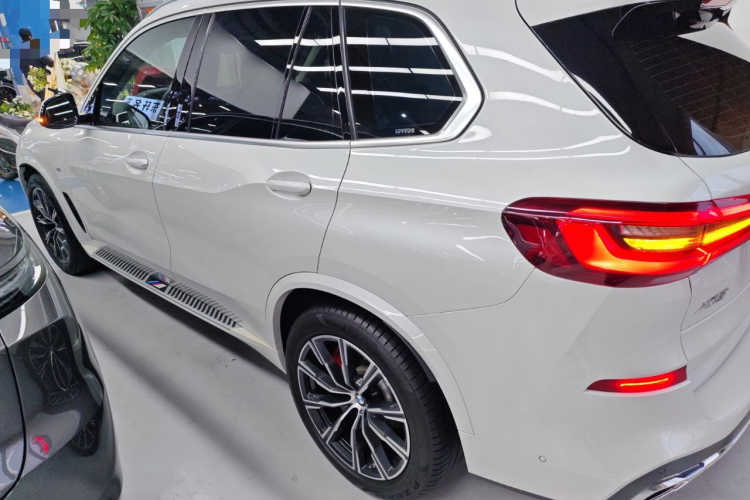 宝马X5(进口) 2022款 xDrive30i M运动套装车身外观6003
