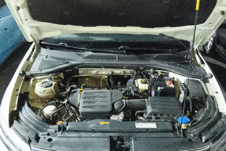 大众 朗逸 2023款 1.5L 自动得逸版机舱底盘24