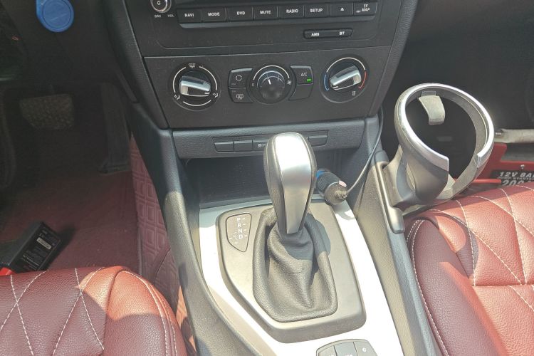 宝马X1 2013款 sDrive18i 时尚型中控内饰18
