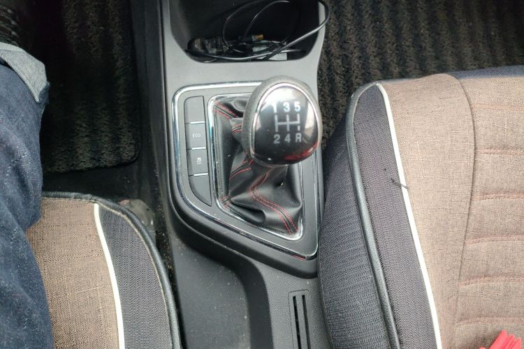 江汽集团 瑞风S2 2018款 智驱版 1.5L 手动豪华智能型局部细节18