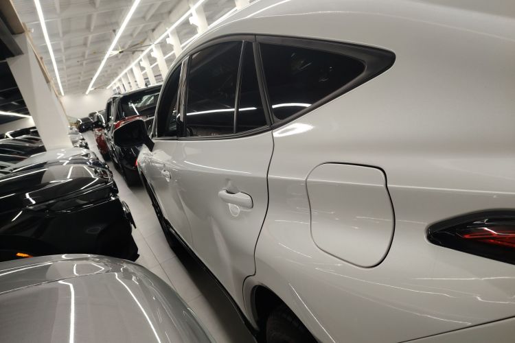 丰田 威飒 2023款 2.0L CVT两驱尊贵版车身外观6003