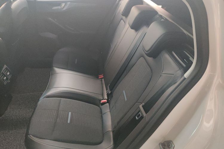 福特 福克斯 2021款 猎装版 EcoBoost 180 自动猎潮型中控内饰7004