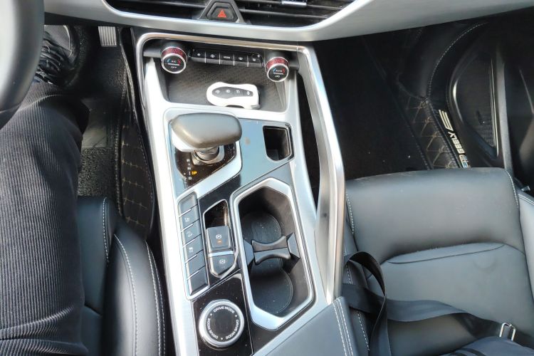 吉利汽车 星越新能源 2021款 ePro 耀星者 纯电动续航56KM中控内饰18