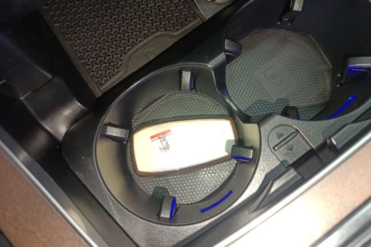 奔驰E级新能源 2022款 改款 E 350 e L 插电式混合动力轿车中控内饰11