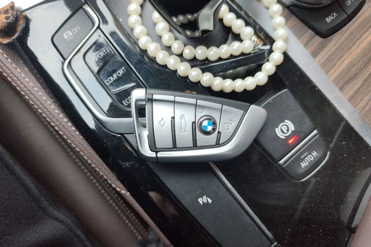 宝马5系 2020款 530Li 领先型 豪华套装中控内饰11