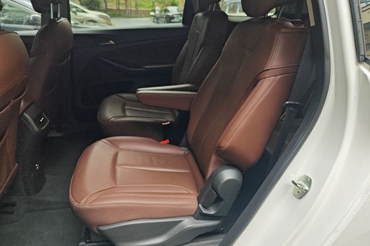 别克GL6 2019款 18T 6座互联尊贵型 国VI中控内饰7004