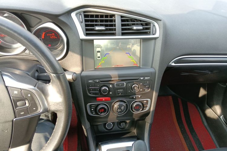 雪铁龙C4L 2014款 1.6THP 智驱版 自动劲智型中控内饰16