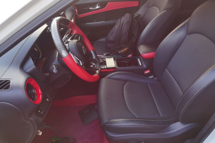 起亚K3 2019款 1.5L CVT智享互联版中控内饰19