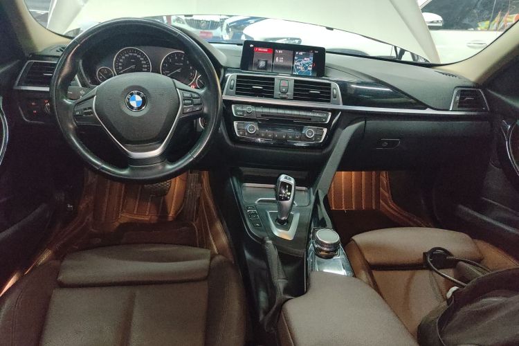 宝马3系 2019款 320Li 时尚型中控内饰12