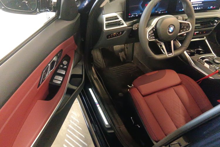 宝马3系 2025款 325i M运动套装中控内饰20