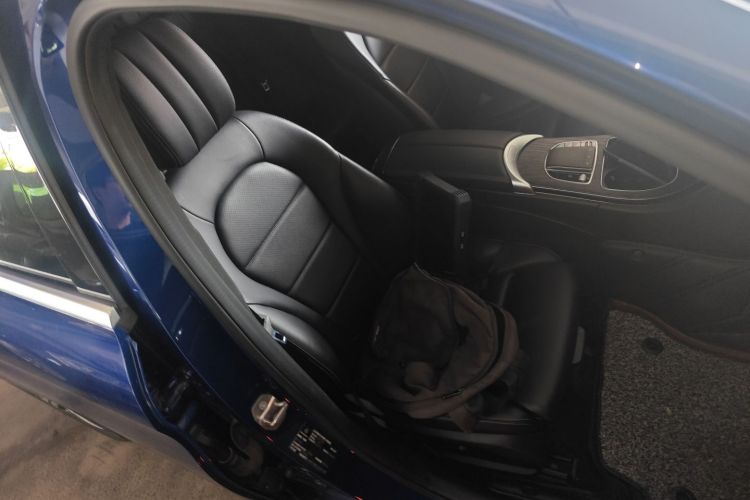 奔驰C级 2020款 改款 C 260 L 运动版局部细节41