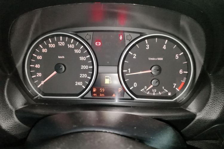 宝马1系(进口) 2008款 120i 自动挡中控内饰14