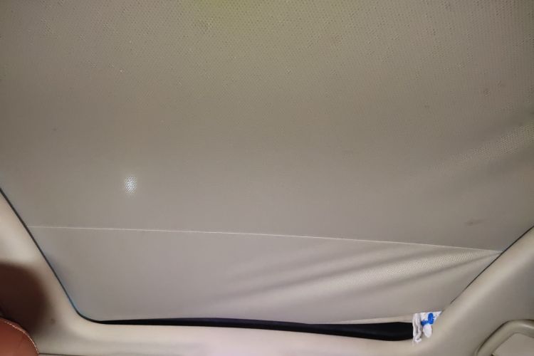 众泰SR9 2017款 2.0T 自动极致之光版中控内饰22