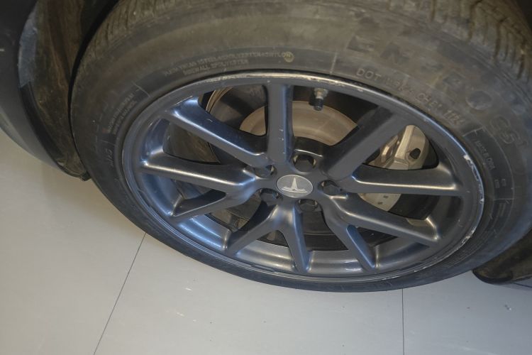 特斯拉 Model 3 2020款 改款 标准续航后驱升级版车身外观6007