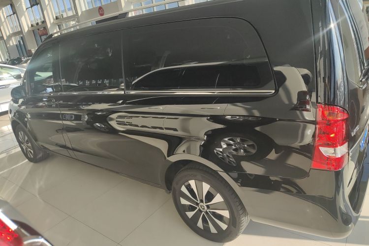 奔驰 威霆 2021款 2.0T 精英版 7座车身外观6003