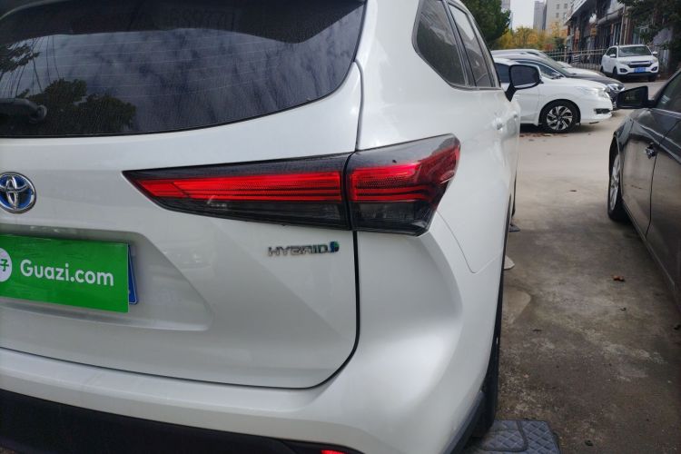 丰田 汉兰达 2023款 2.5L智能电混双擎两驱精英版 5座车身外观9