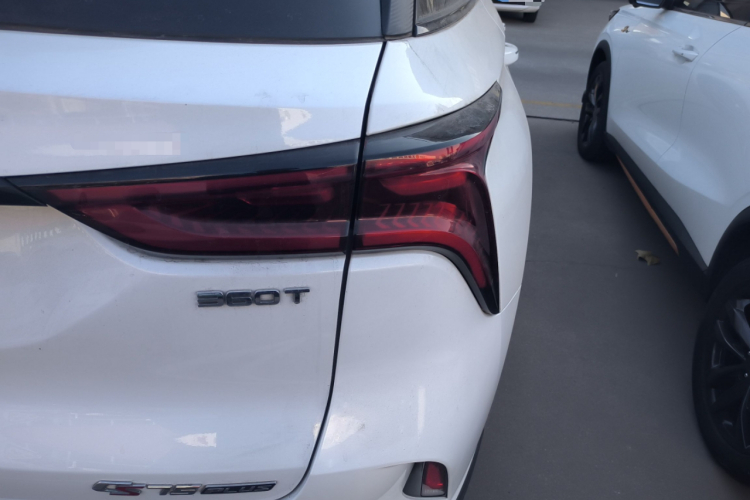 长安CS75 PLUS 2021款 2.0T 自动领航型车身外观9