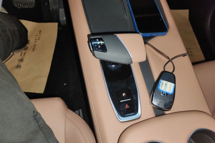 长安UNI-Z 2025款 1.5T 豪华型中控内饰18