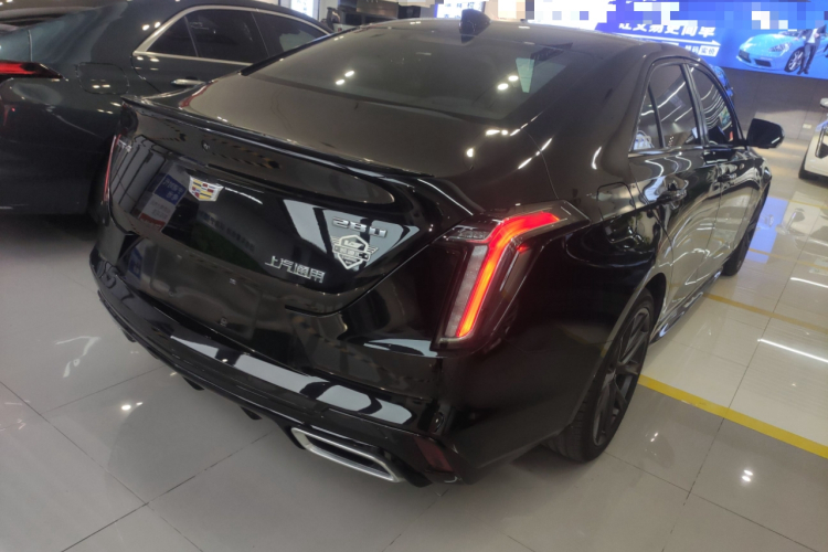 凯迪拉克CT4 2021款 28T 尊贵型车身外观7