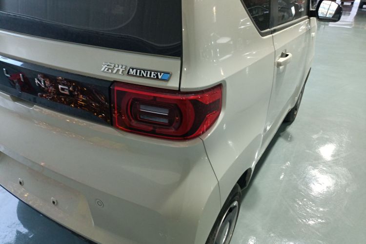 五菱汽车 宏光MINIEV 2022款 马卡龙时尚款 三元锂车身外观6006