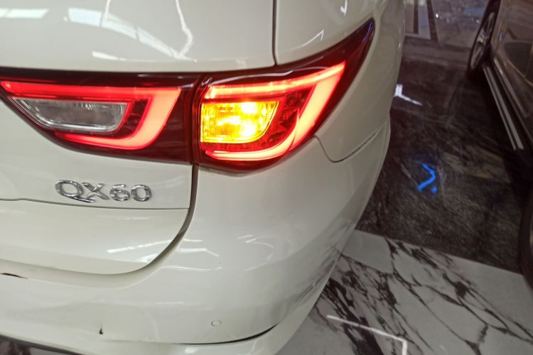 英菲尼迪QX60(进口) 2020款 2.5 S/C Hybrid 两驱卓越版车身外观6006