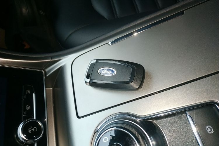 福特 蒙迪欧 2020款 EcoBoost 200 时尚型中控内饰11