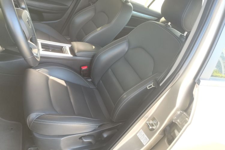 吉利汽车 帝豪 2019款 领军版 1.5L CVT向上互联型 国VI中控内饰19