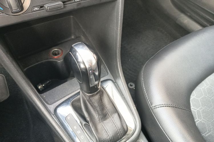 大众 桑塔纳 2015款 1.6L 自动舒适版中控内饰18