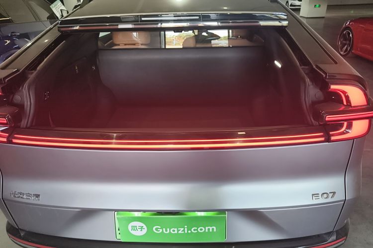 长安启源E07 2025款 纯电 四驱 90kWh Ultra高性能版机舱底盘23