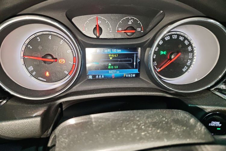 别克 君威 2019款 20T 精英型 国V中控内饰15