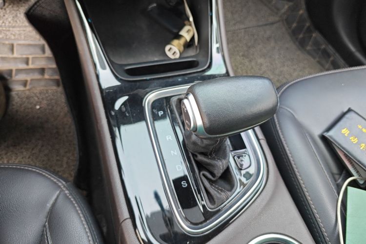 广汽传祺 传祺GA4 2018款 200T 自动尊享版中控内饰18