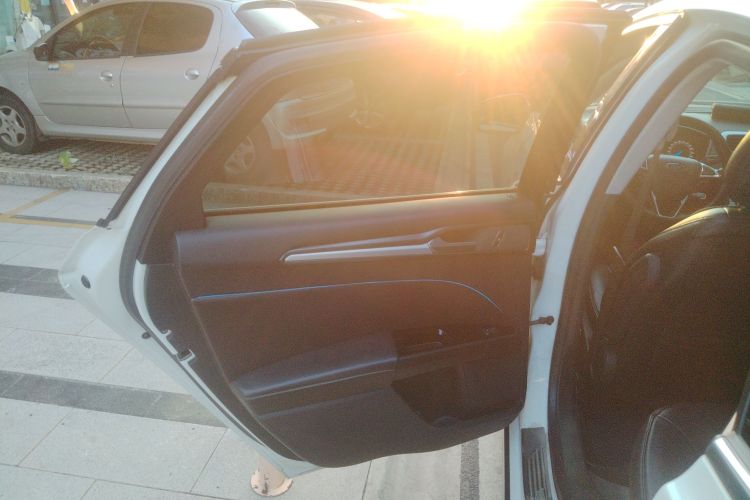 福特 蒙迪欧 2013款 1.5L GTDi180时尚型中控内饰7008