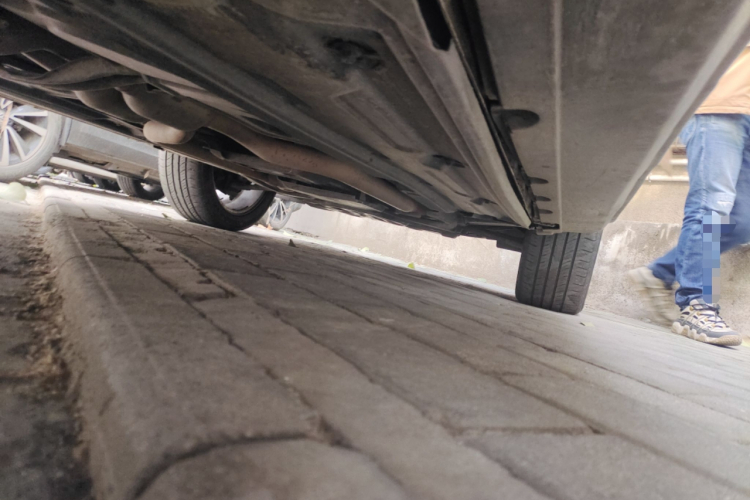 奔驰GLK级 2012款 GLK 300 4MATIC 动感型局部细节9002