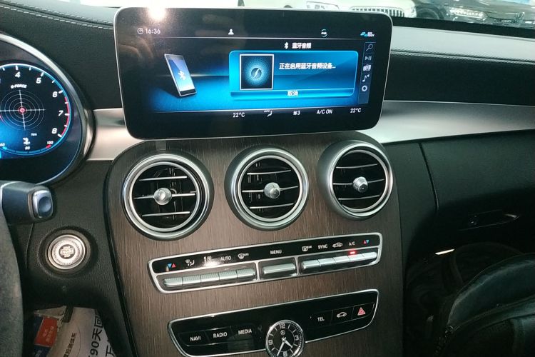 奔驰C级 2019款 改款 C 260 L中控内饰16