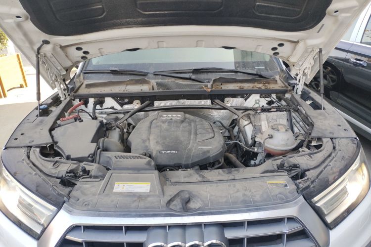 奥迪Q5L 2020款 40 TFSI 荣享进取型机舱底盘24