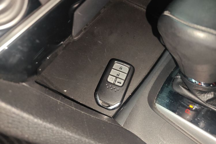 本田 思域 2016款 220TURBO CVT尊贵版中控内饰11